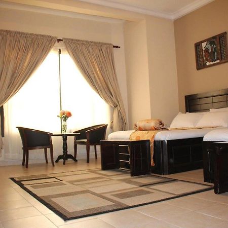 Palm Spring Resort مونروفيا المظهر الخارجي الصورة