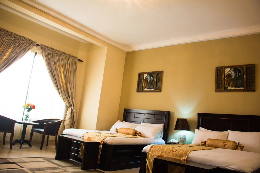 Palm Spring Resort مونروفيا المظهر الخارجي الصورة