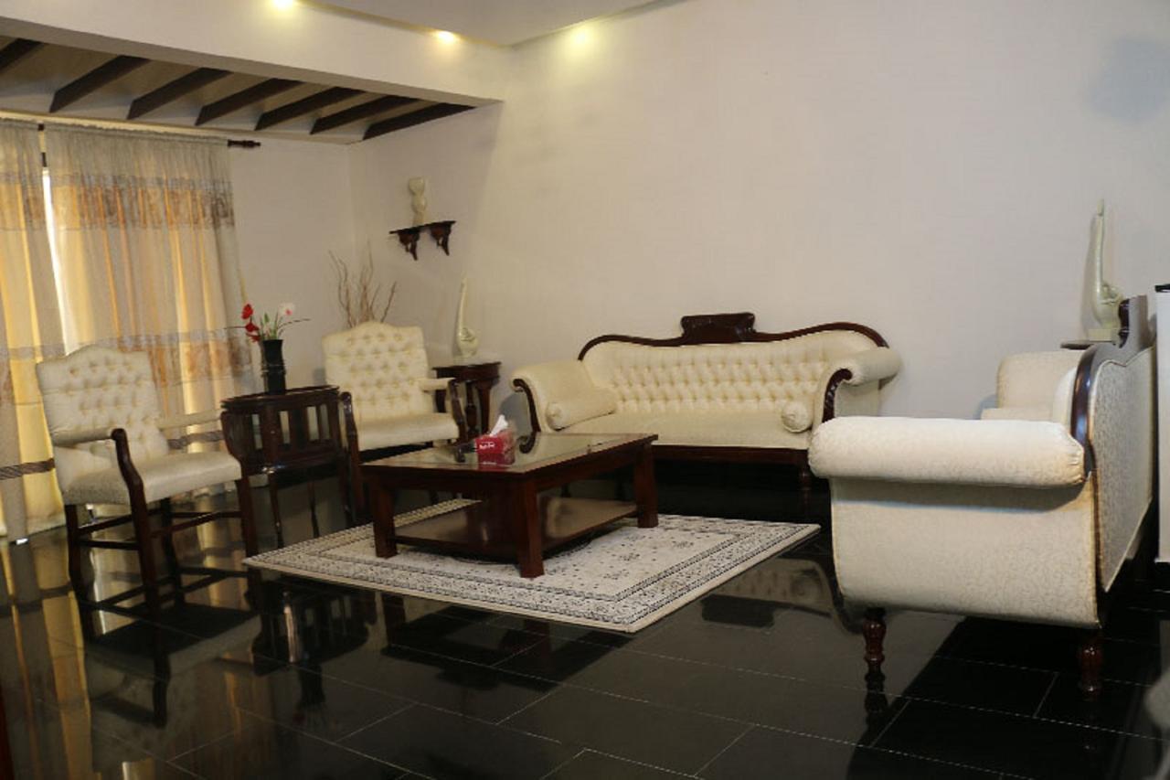 Palm Spring Resort مونروفيا المظهر الخارجي الصورة